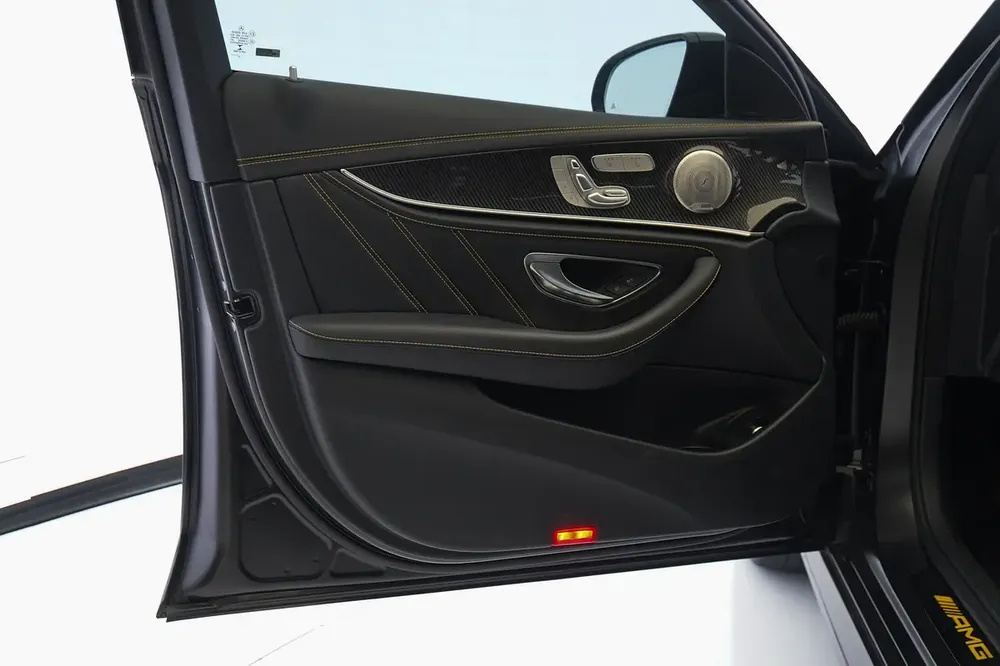 E 63 S AMG | FINAL EDITION 1 OF 999 | MATT BLACK | BURMESTER AUDIO | CARBON INTERIOR - Image 8