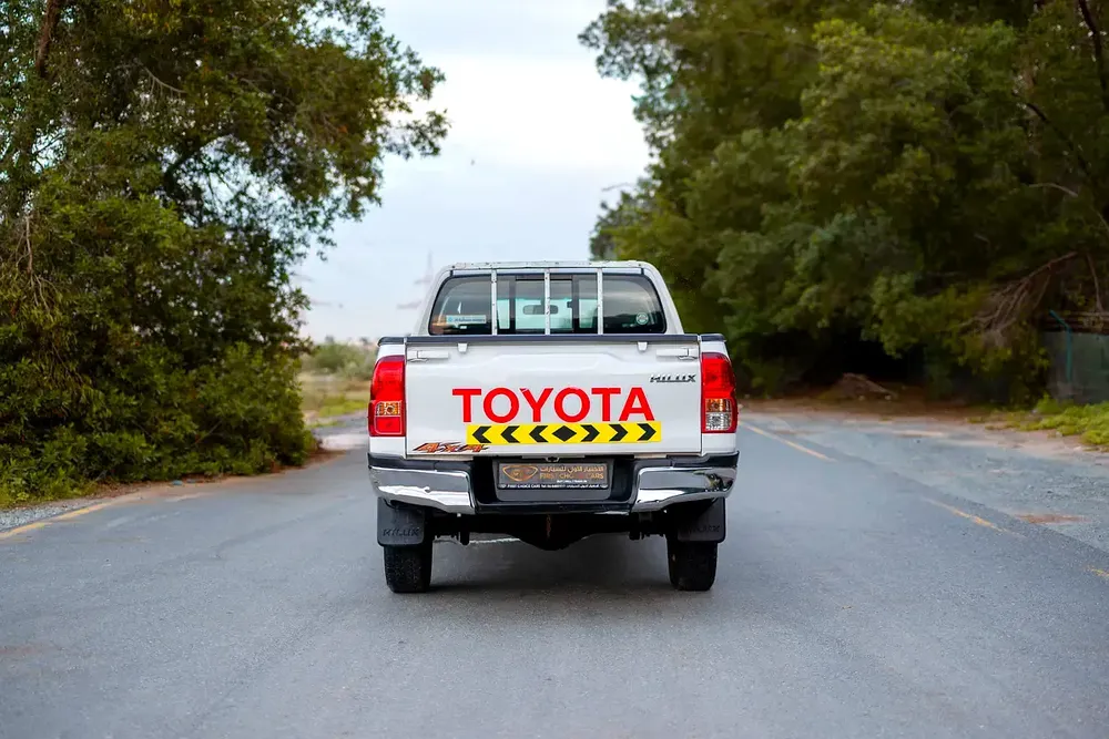 Hilux | Double Cabin 4x4 | Automatic | GCC Specs | Ref#T44166 - Image 6