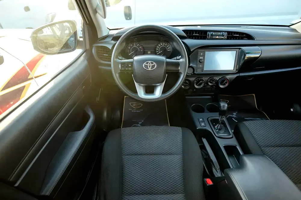 Hilux | Double Cabin 4x4 | Automatic | GCC Specs | Ref#T44166 - Image 8