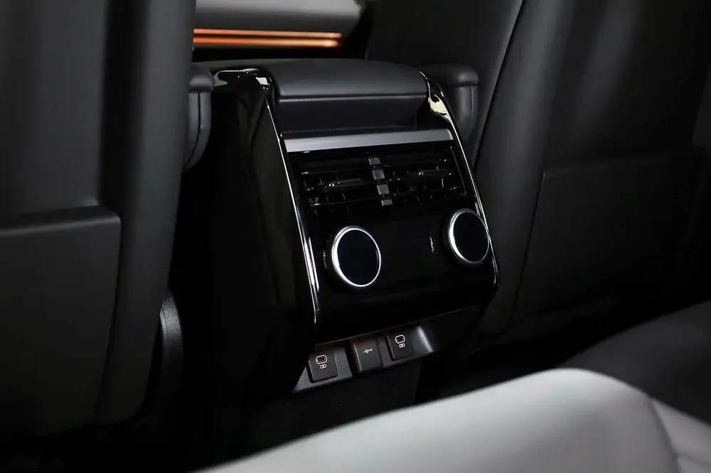 RANGE ROVER SPORT HSE DYNAMIC BLACK EDITION - V6 P400 - FULLY LOADED - Image 13