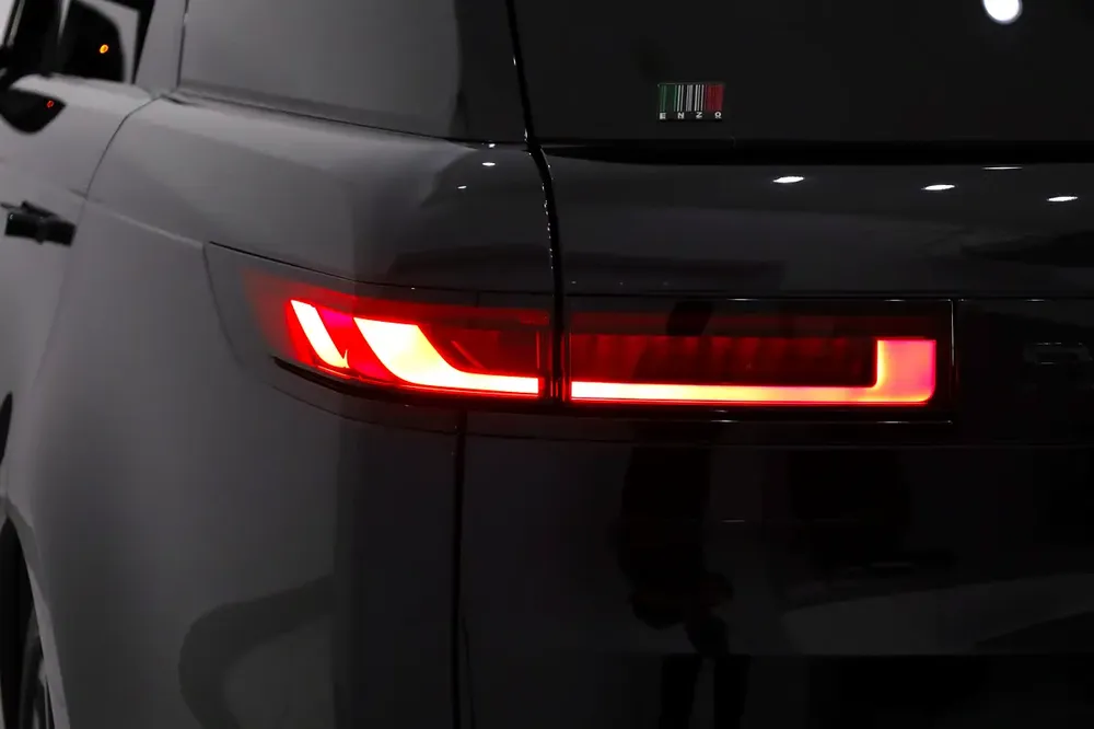 RANGE ROVER SPORT HSE DYNAMIC BLACK EDITION - V6 P400 - FULLY LOADED - Image 18