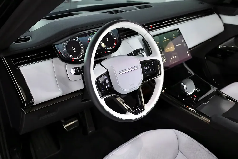 RANGE ROVER SPORT HSE DYNAMIC BLACK EDITION - V6 P400 - FULLY LOADED - Image 5