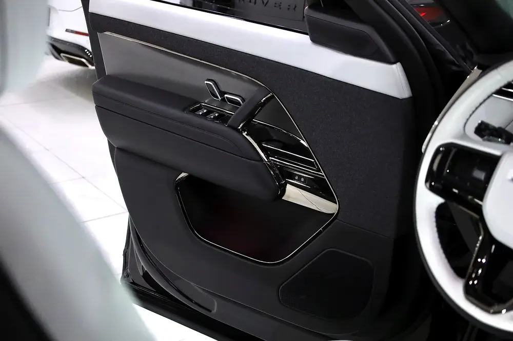 RANGE ROVER SPORT HSE DYNAMIC BLACK EDITION - V6 P400 - FULLY LOADED - Image 9