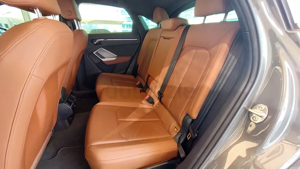 Audi Q3 40 TFSI quattro Design 2022 | GCC Specs | Low Mileage - Image 5