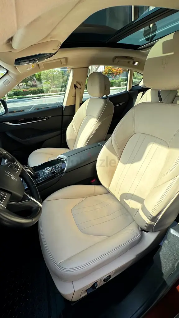 Maserati Levante Standard 2019 | GCC Specs | Low Mileage - Image 12
