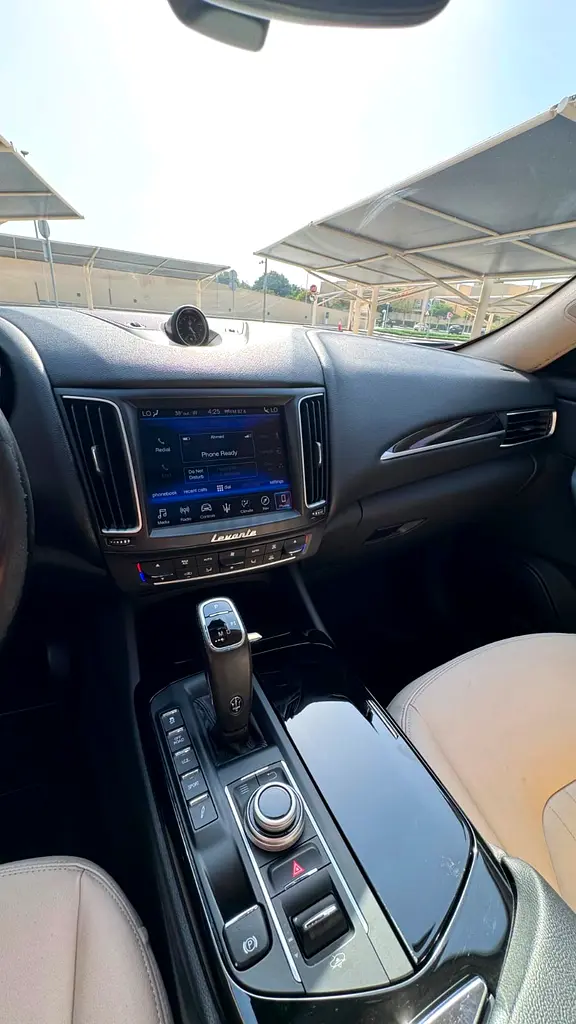 Maserati Levante Standard 2019 | GCC Specs | Low Mileage - Image 16