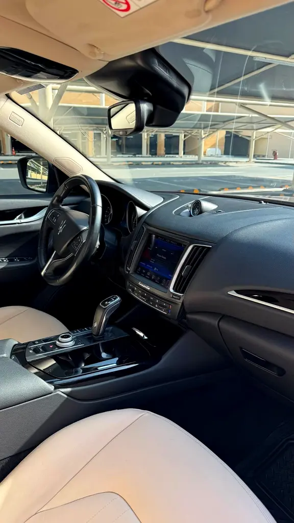 Maserati Levante Standard 2019 | GCC Specs | Low Mileage - Image 17