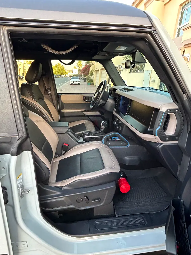 Cactus Grey Ford Bronco Wildtrak 2023 GCC Specs - Outstanding condition  off road extras includ - Image 10