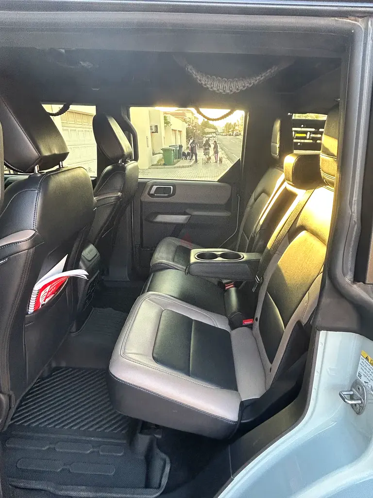 Cactus Grey Ford Bronco Wildtrak 2023 GCC Specs - Outstanding condition  off road extras includ - Image 11