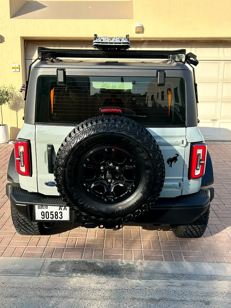 Cactus Grey Ford Bronco Wildtrak 2023 GCC Specs - Outstanding condition  off road extras includ - Image 5