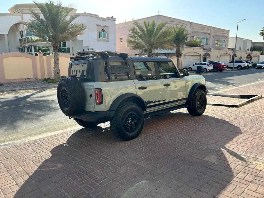 Cactus Grey Ford Bronco Wildtrak 2023 GCC Specs - Outstanding condition  off road extras includ - Image 7