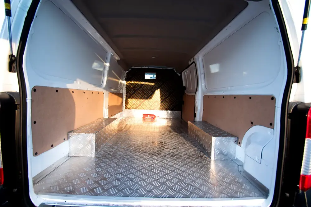 2016 Nissan Urvan | Delivery Van | GCC Specs | Ref#N03549 - Image 7