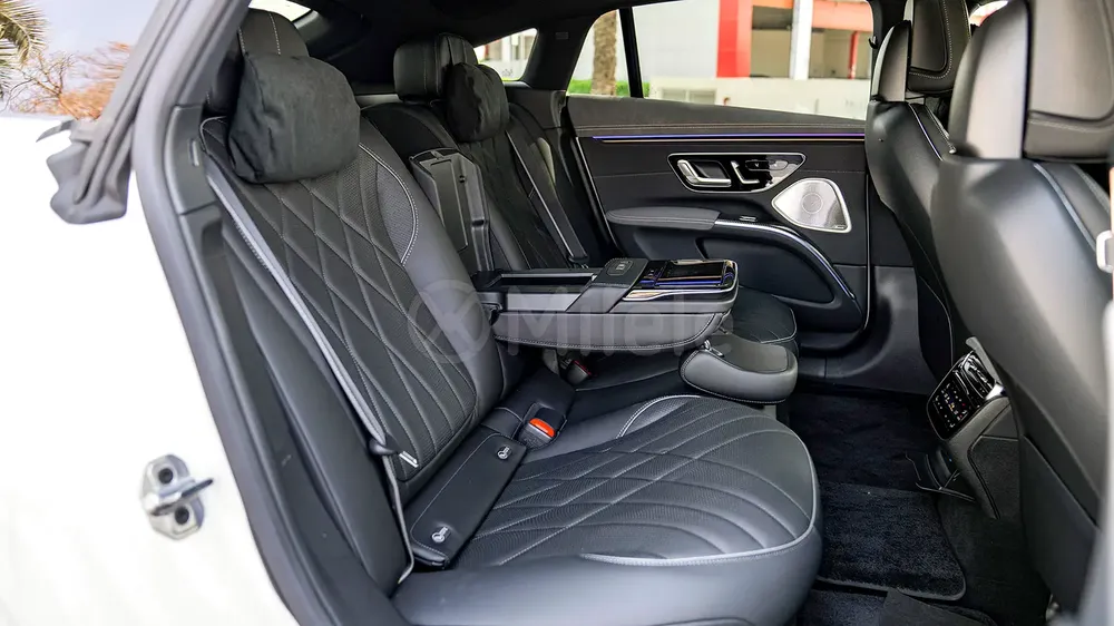 EQS 53 4MATIC+ | 2-YEAR WARRANTY + SERVICE AVAILABLE | IN-HOUSE FINANCING | 0% DOWNPAYMENT (BANK) - Image 16