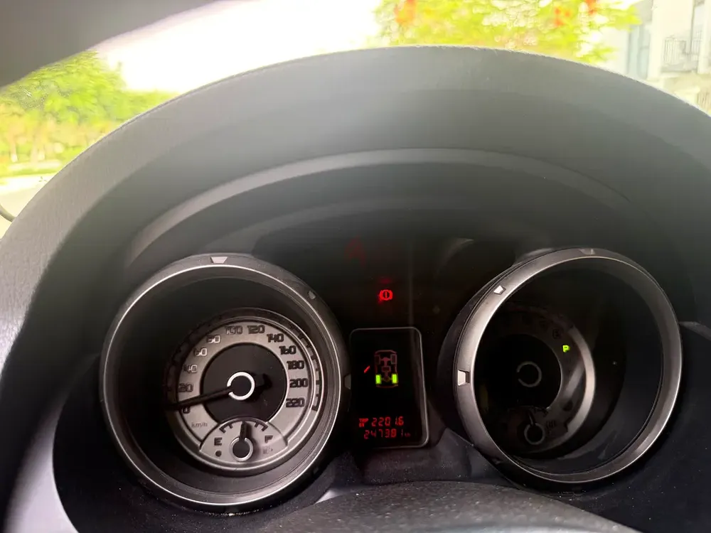 2013 Mitsubishi Pajero – V6 3.5L Full Option | GCC Specs | First Owner - Image 10