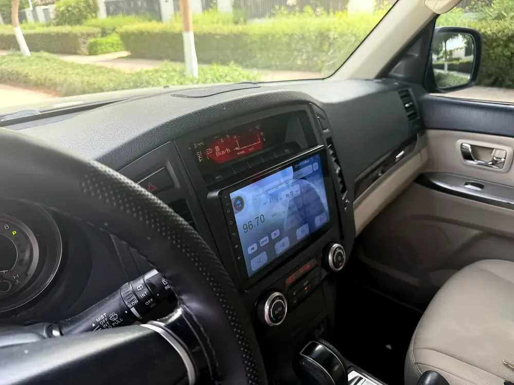 2013 Mitsubishi Pajero – V6 3.5L Full Option | GCC Specs | First Owner - Image 9