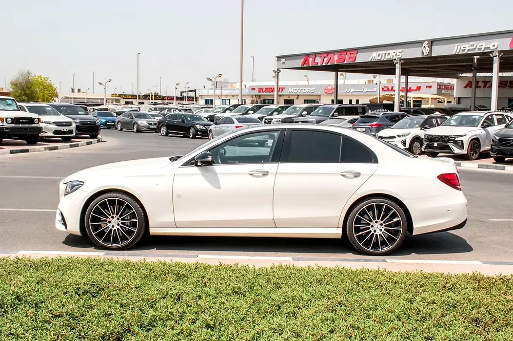 2017 - BENZ E43 - IMMACULATE CONDITION - ONLY 58,000 KM - Image 5