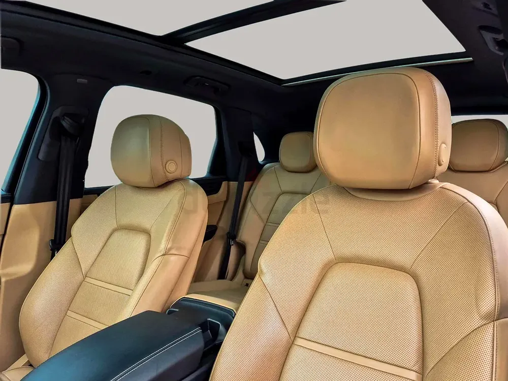 AED 2687/month | 2018 Porsche Cayenne  | GCC Specs | Ref#451065 - Image 11