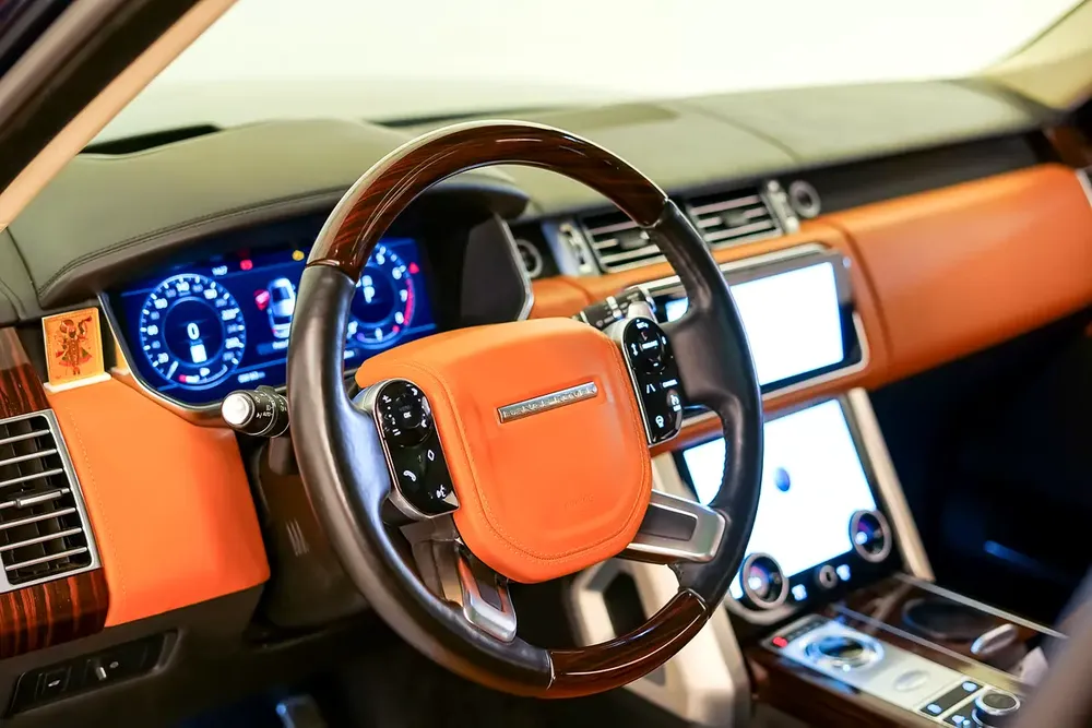 AED 3117 PM | RANGE ROVER LWB AUTOBIOGRAPHY 2020 | UNDER 2 YEARS WARRANTY & SERIVCE CONTRACT - Image 11