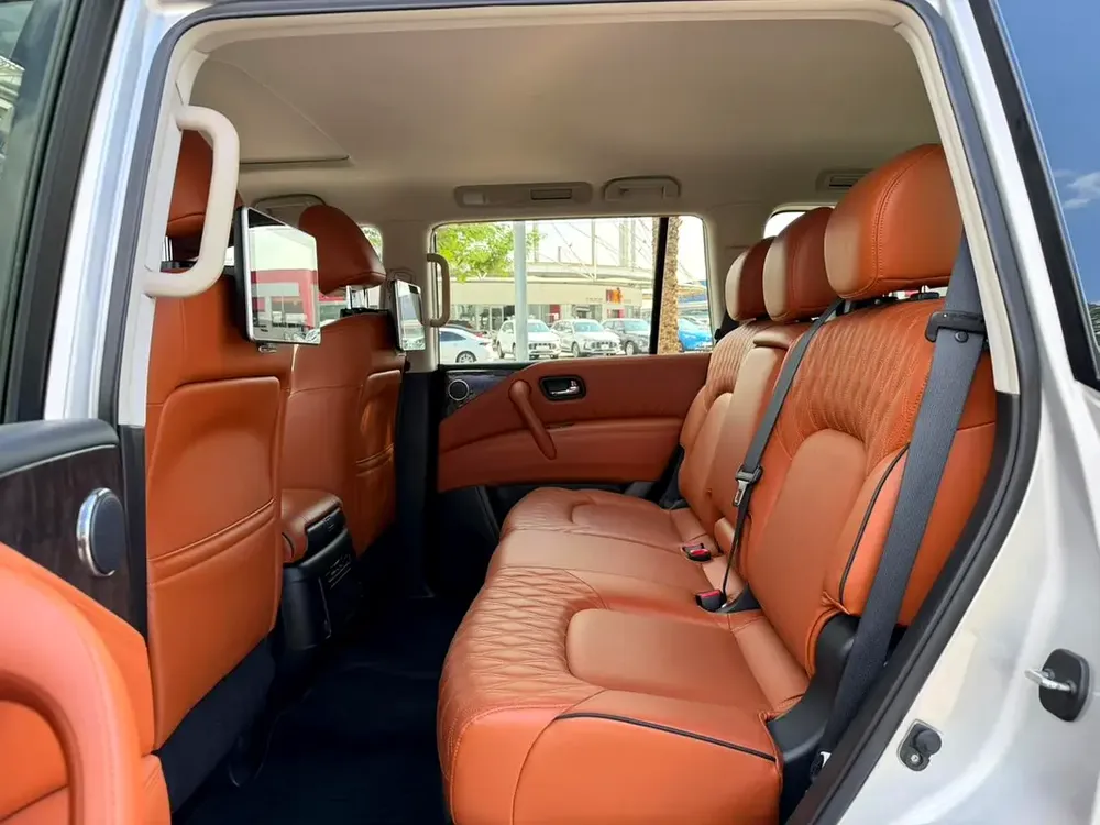 2022 Nissan Patrol SE Platinum City - GCC Specs - Pristine Condition - Image 11