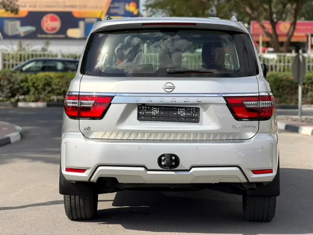 2022 Nissan Patrol SE Platinum City - GCC Specs - Pristine Condition - Image 4