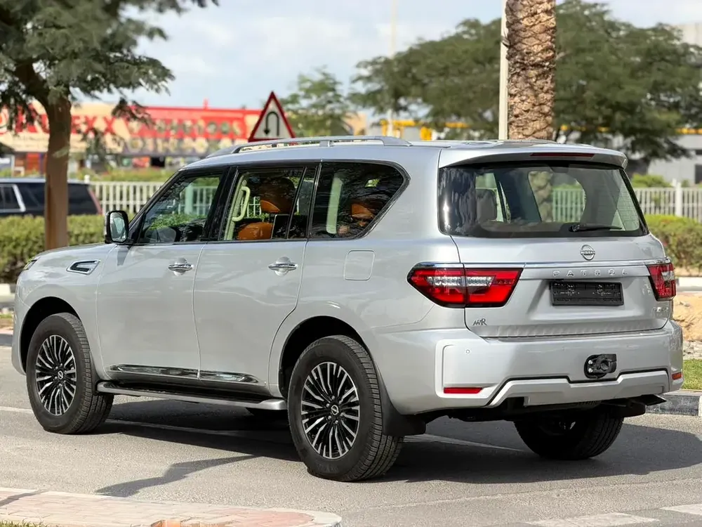 2022 Nissan Patrol SE Platinum City - GCC Specs - Pristine Condition - Image 5