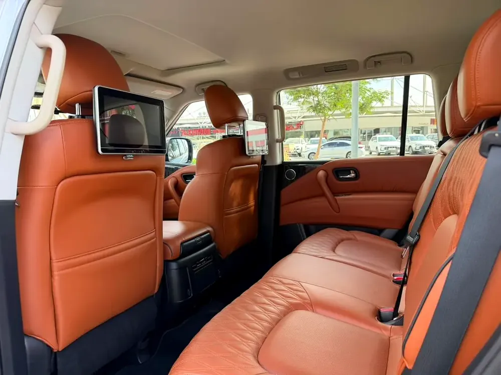 2022 Nissan Patrol SE Platinum City - GCC Specs - Pristine Condition - Image 9