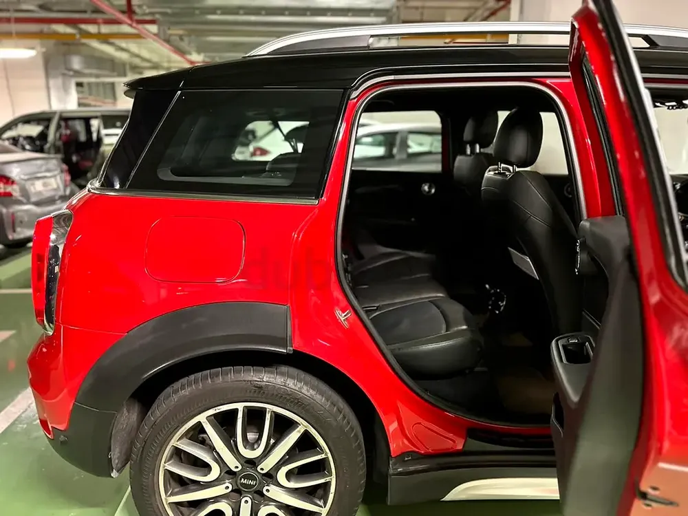 MINI Countryman Cooper S ALL4 JCW Kit GCC 2018 Excellent Condition - Image 4