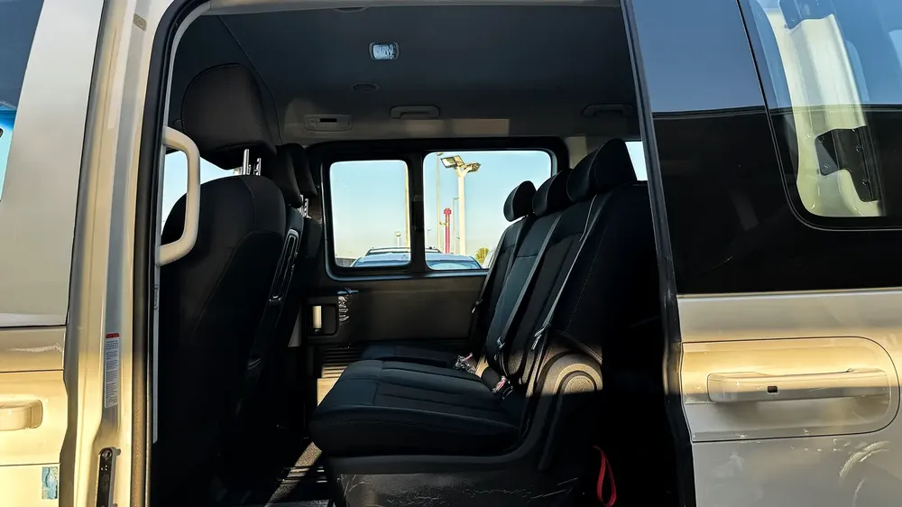 Hyundai Staria Luxury 2025 Brand New 11 Seater Diesel 2.2L Turbo 4 Cylinders GCC - Image 17