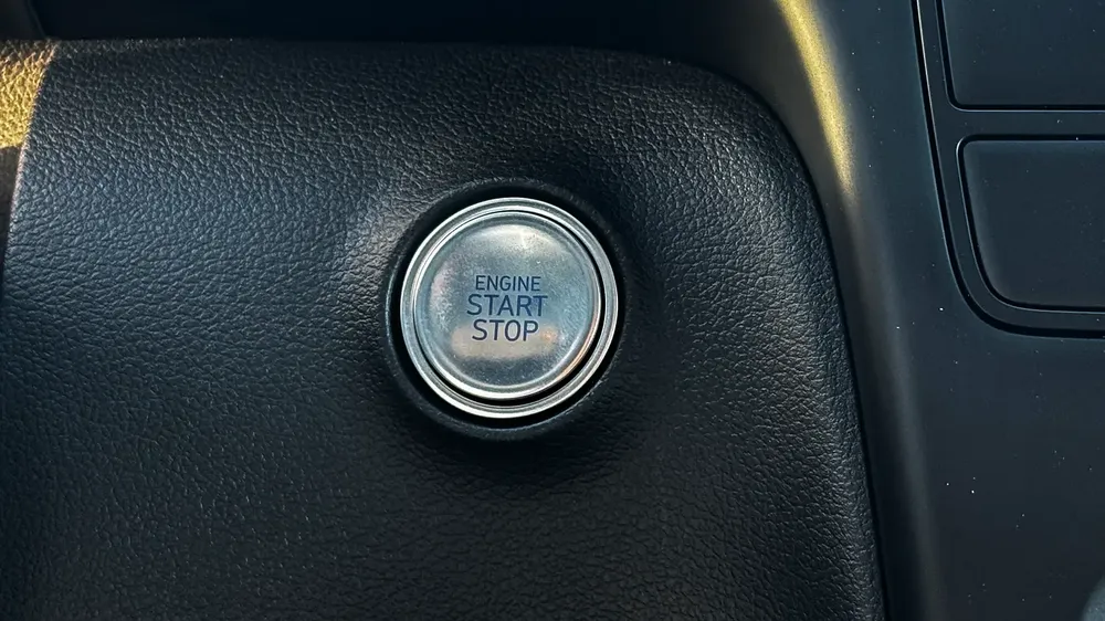 Hyundai Staria Luxury 2025 Brand New 11 Seater Diesel 2.2L Turbo 4 Cylinders GCC - Image 8