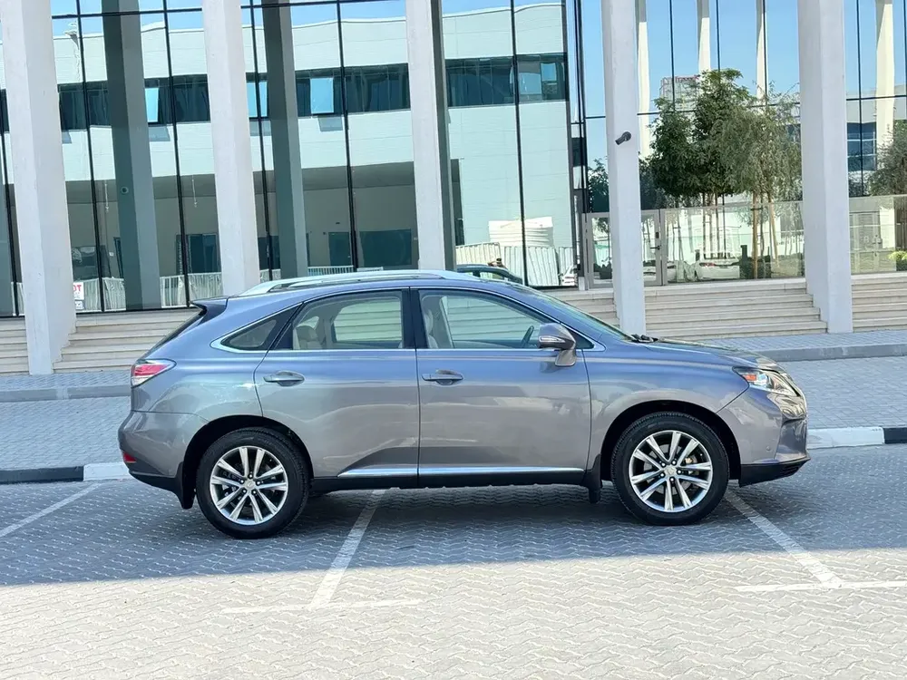 LEXUS RX 350 GCC FULL OPTION GOOD CONDITION - Image 11
