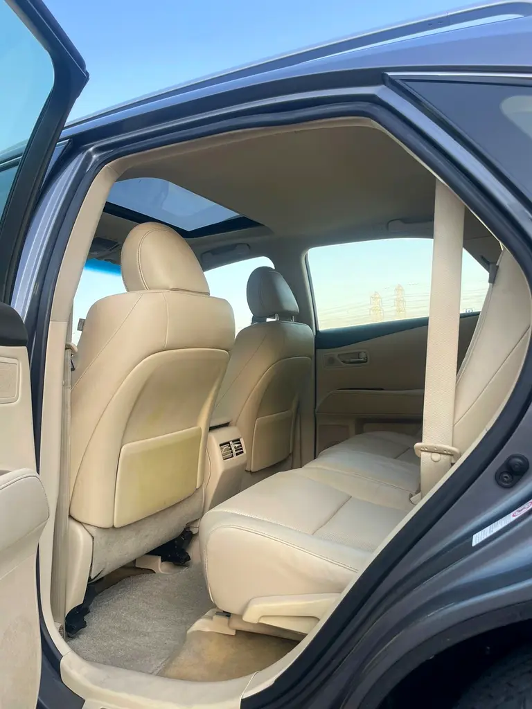 LEXUS RX 350 GCC FULL OPTION GOOD CONDITION - Image 5