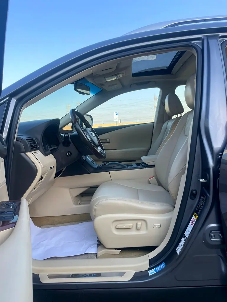 LEXUS RX 350 GCC FULL OPTION GOOD CONDITION - Image 7