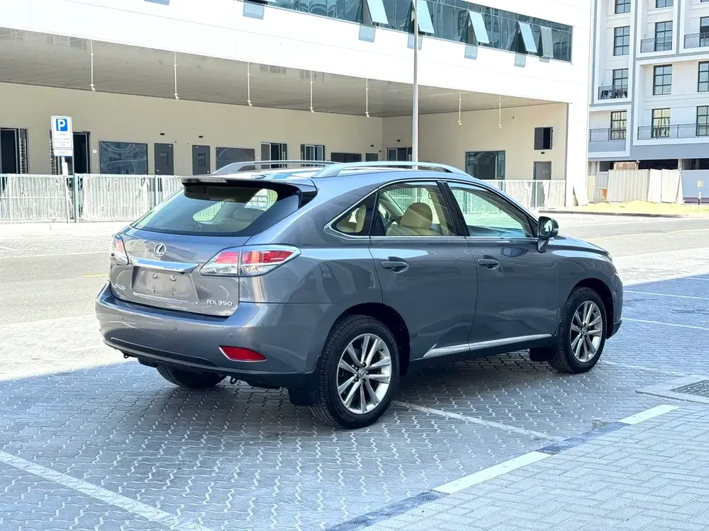 LEXUS RX 350 GCC FULL OPTION GOOD CONDITION - Image 9