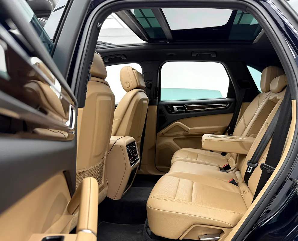 2021 Porsche Cayenne, Warranty, Full Porsche Service History, Excellent Condition, GCC - Image 17