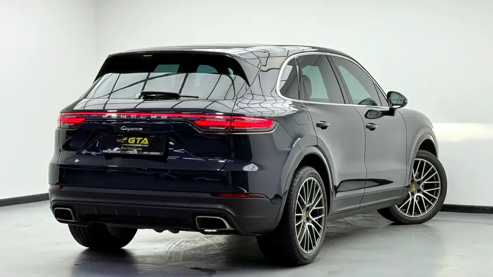2021 Porsche Cayenne, Warranty, Full Porsche Service History, Excellent Condition, GCC - Image 4