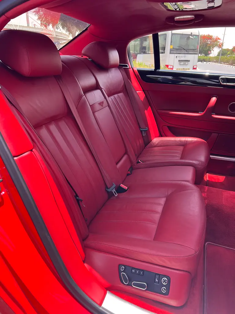 BENTLEY FLYING SPUR - Image 18