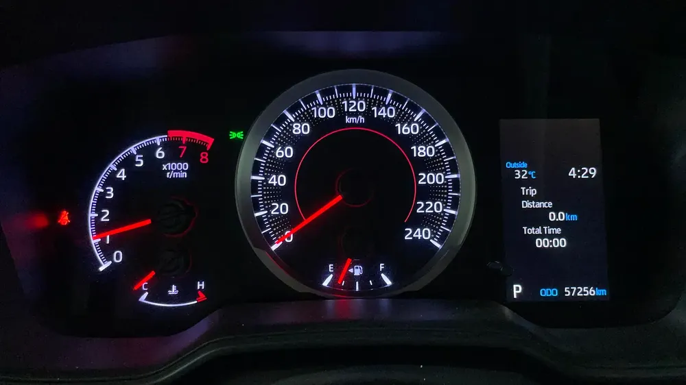 AED 992/m | 0 DP | Free 3 Months Warranty | Service History | 30D Return | TOYOTA COROLLA CROSS 2023 - Image 9