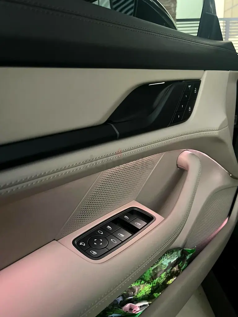 PORSCHE tycan 2023 for urgent SALE - Image 7