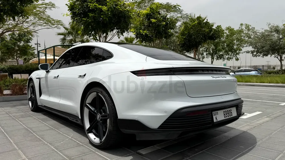 Porsche Taycan Turbo 2021 | GCC Specs | Warranty | Full Servide - Image 8