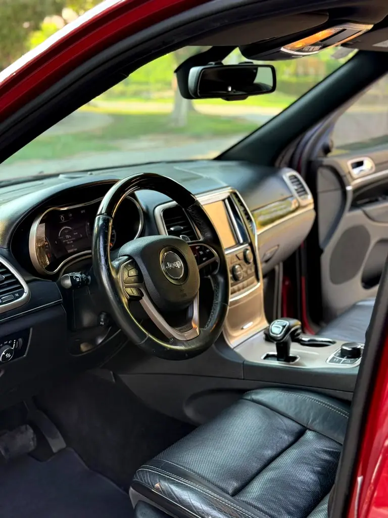 Jeep Grand Cherokee Overland in Brand New condition Available for Immediate Sale - Image 14