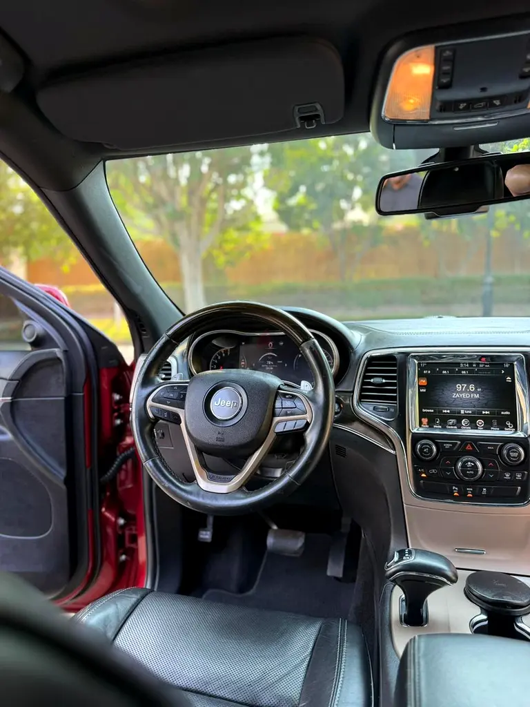 Jeep Grand Cherokee Overland in Brand New condition Available for Immediate Sale - Image 5