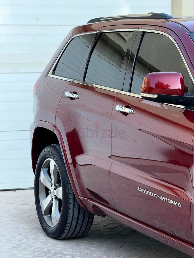 Jeep Grand Cherokee Overland in Brand New condition Available for Immediate Sale - Image 7