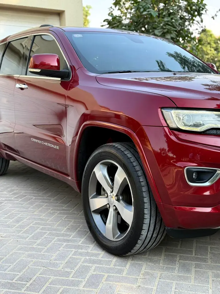 Jeep Grand Cherokee Overland in Brand New condition Available for Immediate Sale - Image 9