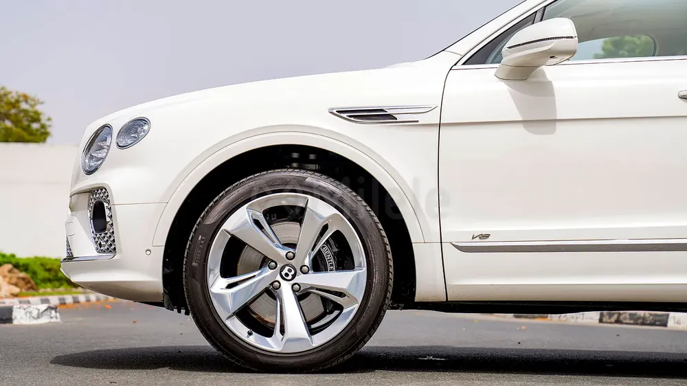 BENTLEY BENTAYGA | IN-HOUSE FINANCING AVAILABLE | DRIVE TODAY PAY LATER! - Image 5