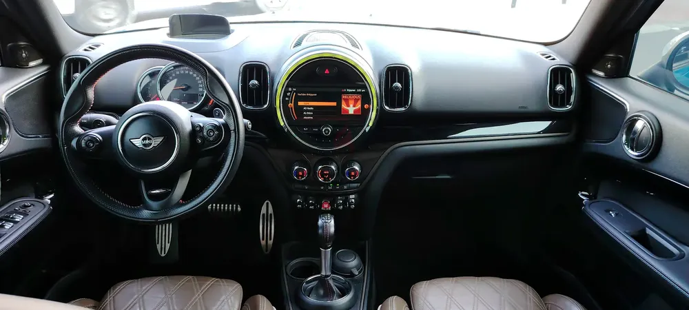 Mini Cooper 2018 in perfect condition - Image 8
