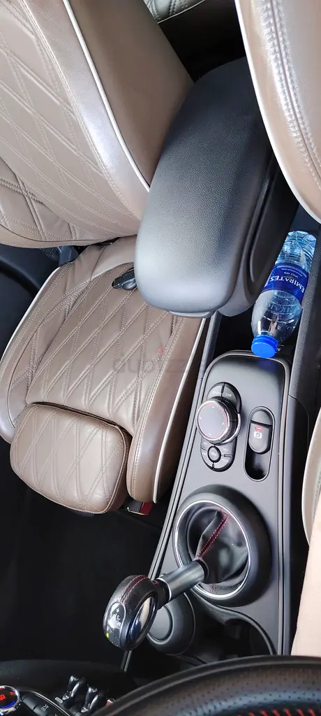 Mini Cooper 2018 in perfect condition - Image 9