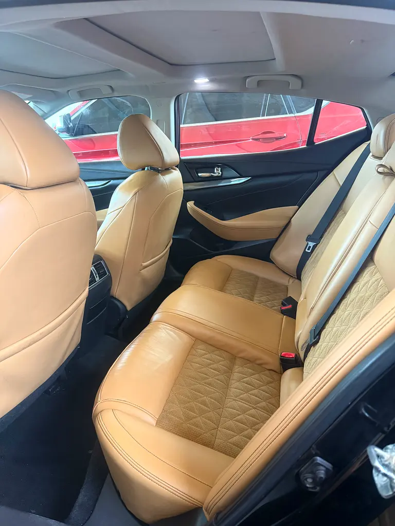 Nissan Maxima SR 2018, GCC Specs - Excellent Condition! - Image 11