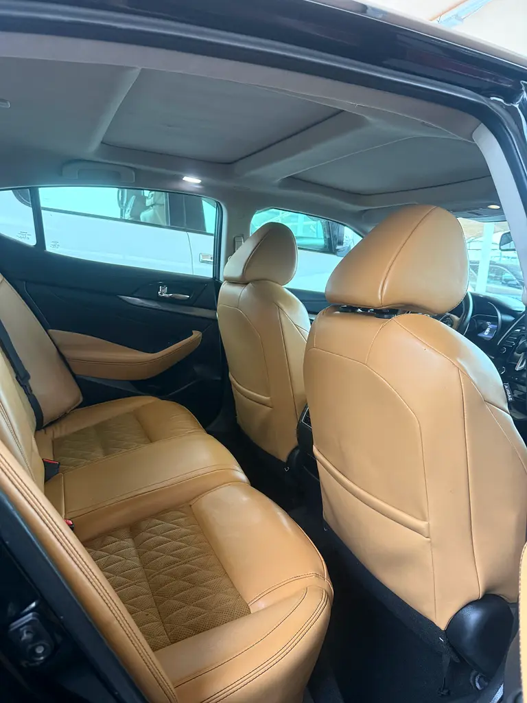 Nissan Maxima SR 2018, GCC Specs - Excellent Condition! - Image 13
