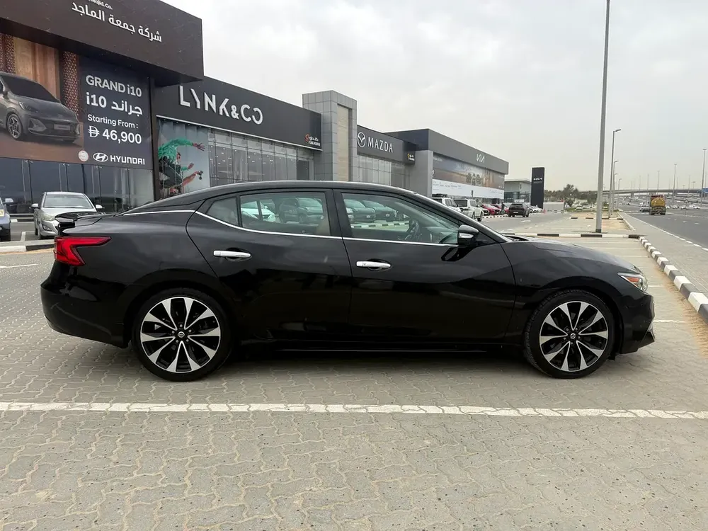 Nissan Maxima SR 2018, GCC Specs - Excellent Condition! - Image 4