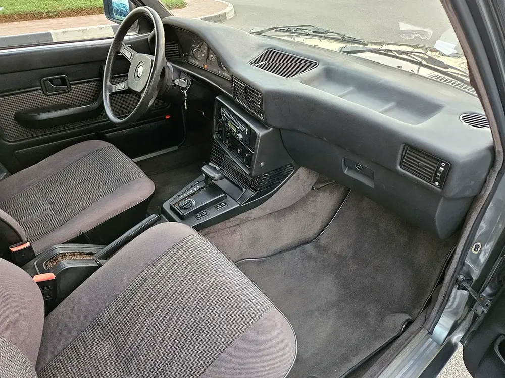 BMW 520I 1987 CLASSIC JAPAN IMPORTED - Image 13
